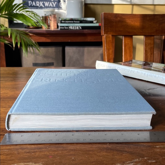 SIGNED Roger Verge’s Entertaining the French Style Vintage Hardcover Book - Picture 11 of 16